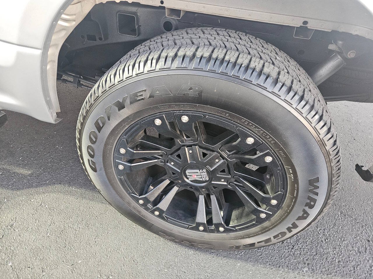 Used 2017 Ford F150 XLT RWD image 13
