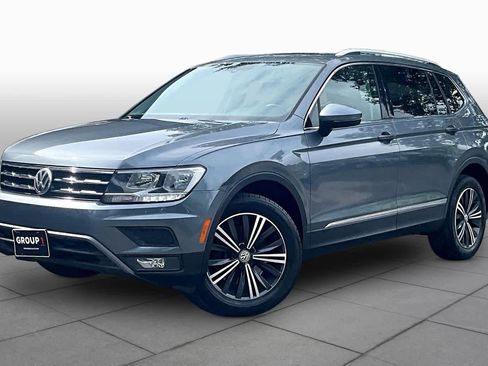 Used 2018 Volkswagen Tiguan SEL FWD image 1