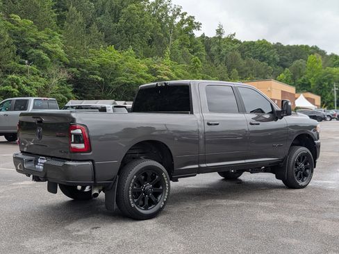 Used 2024 RAM 2500 Big Horn w/ Night Edition AWD/4WD image 9