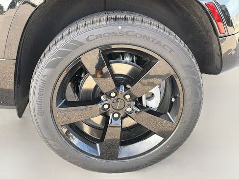 New 2026 Land Rover Defender 110 X-Dynamic SE image 41