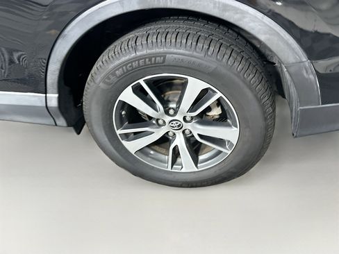 Used 2016 Toyota RAV4 XLE FWD image 11
