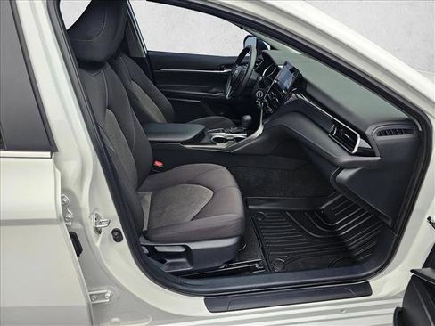 Used 2023 Toyota Camry LE image 10