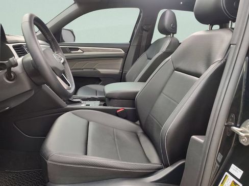 Used 2023 Volkswagen Atlas Cross Sport SE FWD image 28