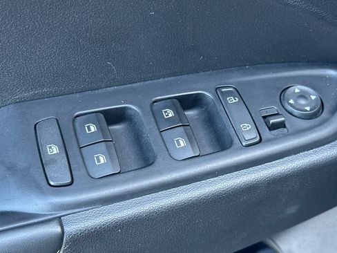 Used 2026 Hyundai Venue SEL FWD image 14