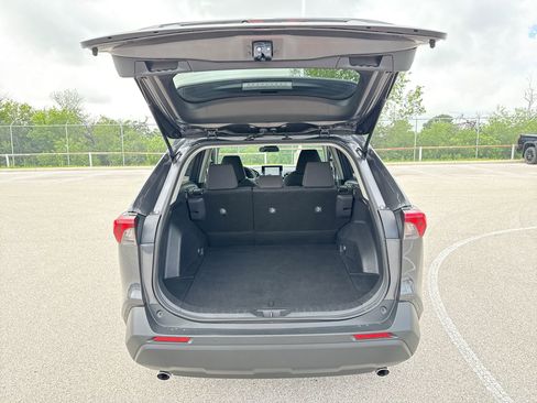 Certified 2025 Toyota RAV4 LE FWD image 19