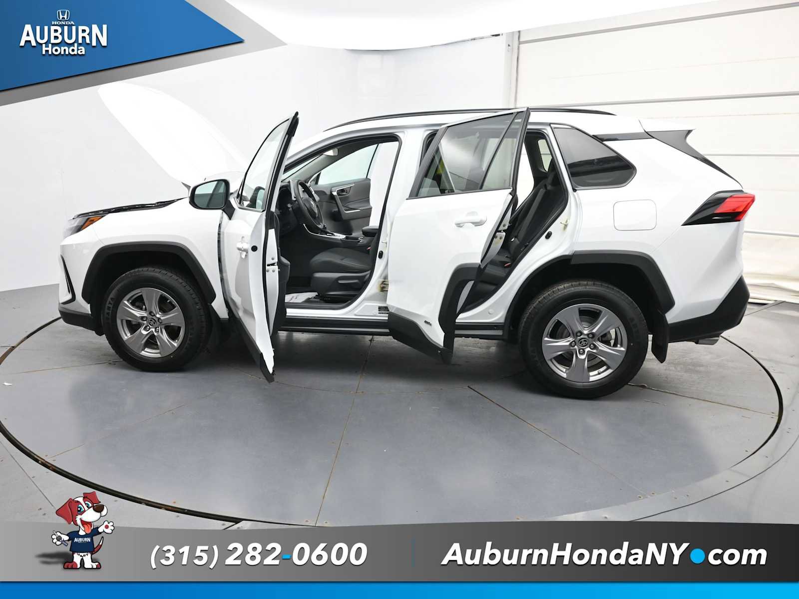 Used 2023 Toyota RAV4 LE AWD/4WD image 38