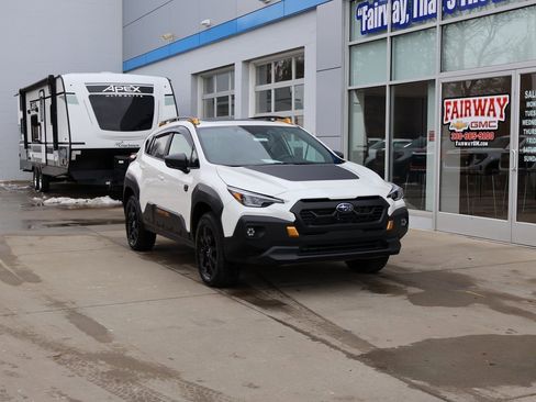 Used 2025 Subaru Crosstrek 2.5i Wilderness image 2