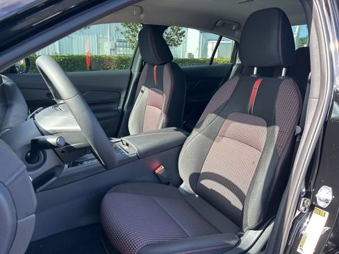 New 2026 Nissan Sentra SR w/ Floor Mat Package FWD image 18