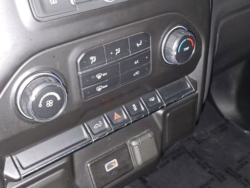 Used 2019 Chevrolet Silverado 1500 Custom w/ Custom Value Package image 24