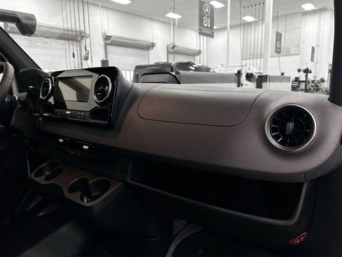 New 2025 Mercedes-Benz Sprinter 2500 image 27