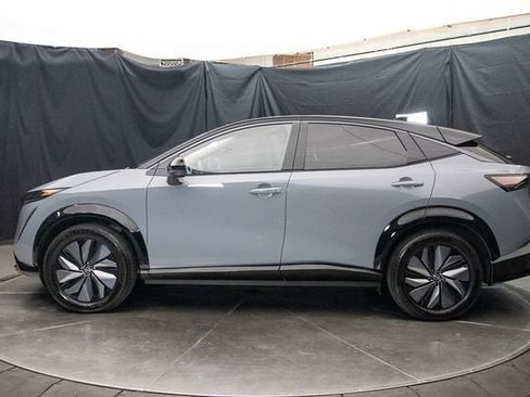Used 2025 Nissan Ariya AWD image 9