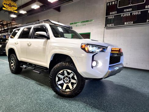 Used 2019 Toyota 4Runner TRD Off-Road Premium w/ Phone Cable & Charge Package image 12