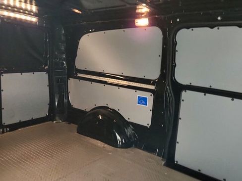 Used 2023 Mercedes-Benz Metris image 25