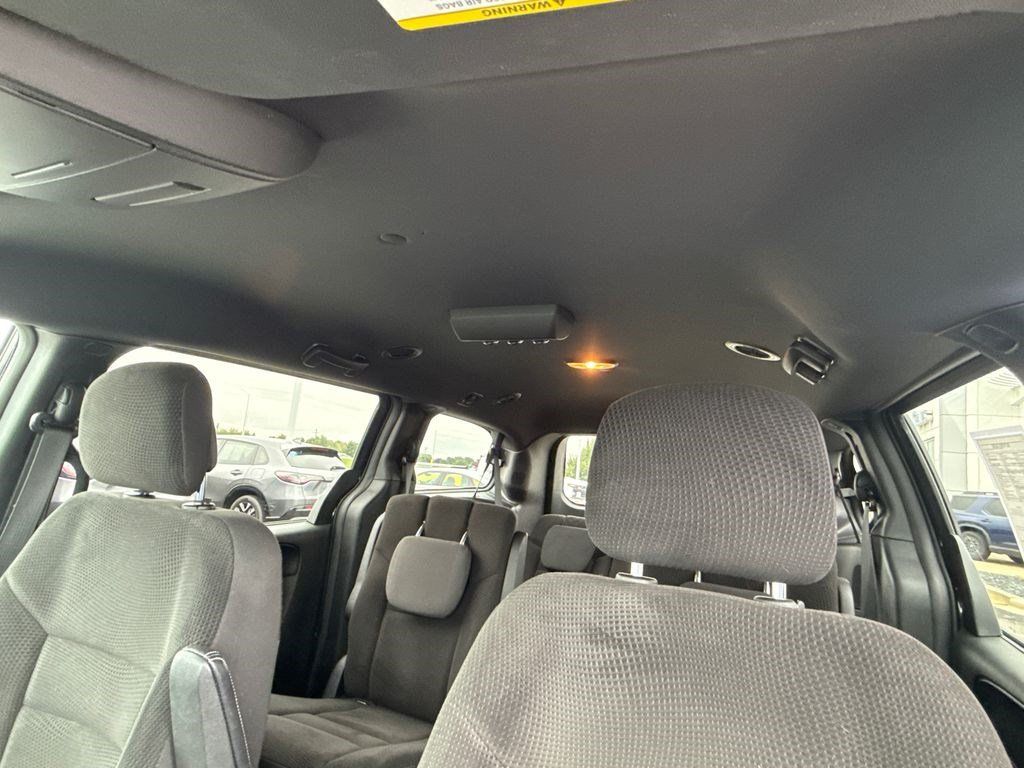 Used 2018 Dodge Grand Caravan SE FWD image 20