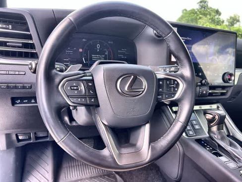 Used 2024 Lexus GX 550 AWD/4WD image 17