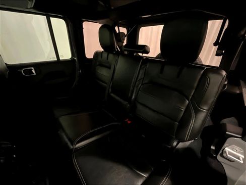 Used 2023 Jeep Wrangler Sahara w/ Cold Weather Group image 15