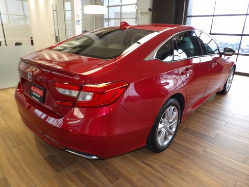 Used 2018 Honda Accord LX image 6