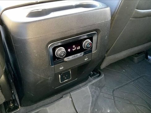 Used 2023 Chevrolet Tahoe Z71 AWD/4WD image 32
