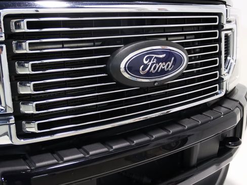 Used 2022 Ford F350 Platinum AWD/4WD image 30