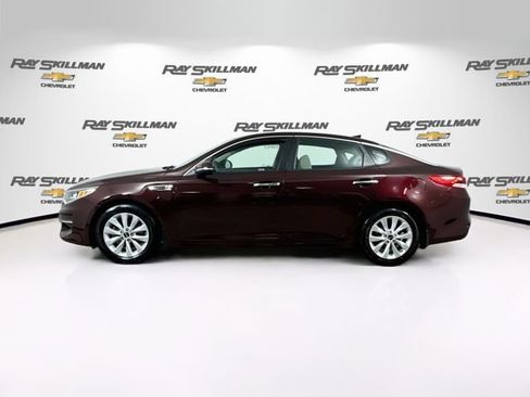 Used 2018 Kia Optima LX w/ 17" Alloy Wheels Package FWD image 4