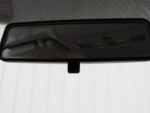 Used 2022 Volkswagen Taos SE w/ Panoramic Sunroof Package image 20