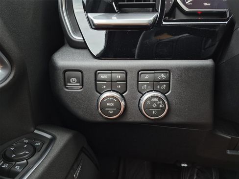 New 2026 GMC Sierra 2500 SLT w/ Texas SLT Premium Package AWD/4WD image 14