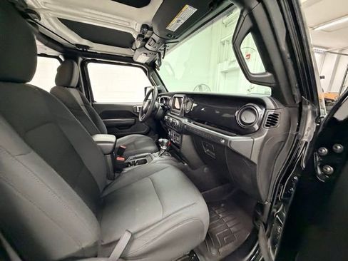 Used 2023 Jeep Wrangler Unlimited Sport image 30