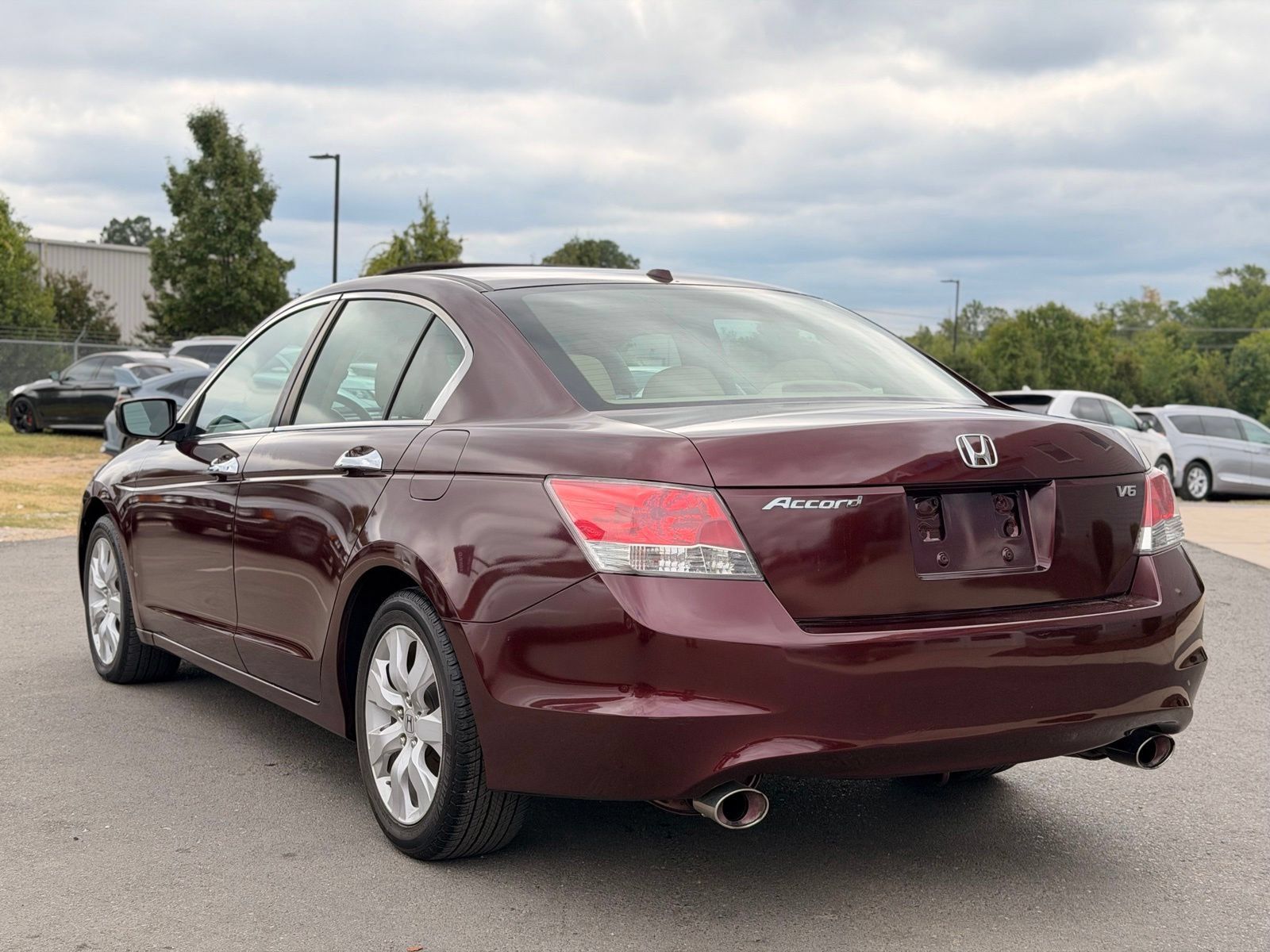 Used 2010 Honda Accord EX-L image 9