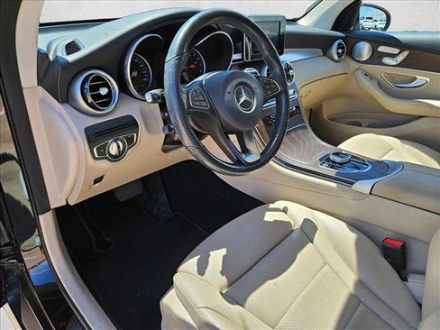 Used 2019 Mercedes-Benz GLC 300 4MATIC image 9