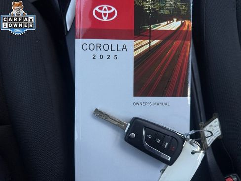 Used 2025 Toyota Corolla LE FWD image 11