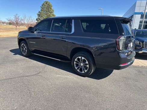 Used 2025 Chevrolet Suburban LT w/ Comfort Package image 38