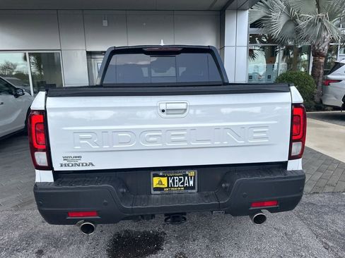 Used 2025 Honda Ridgeline Black Edition image 15