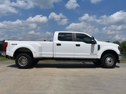 Used 2018 Ford F350 XL w/ Power Equipment Group AWD/4WD image 3