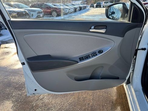 Used 2016 Hyundai Accent SE image 23