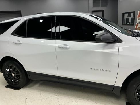 Used 2018 Chevrolet Equinox LS image 28