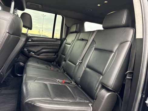 Used 2018 Chevrolet Suburban LT w/ Z71 Midnight Edition image 23