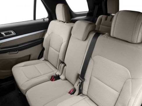 Used 2016 Ford Explorer XLT image 17