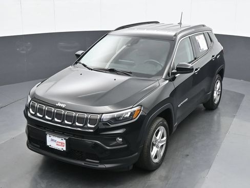 Used 2022 Jeep Compass Latitude w/ Convenience Group AWD/4WD image 16