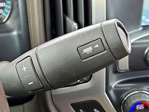 Used 2018 GMC Sierra 1500 SLT w/ SLT Premium Package AWD/4WD image 18