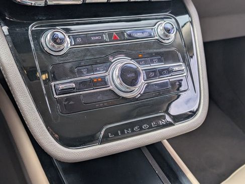 Used 2022 Lincoln Corsair FWD image 21