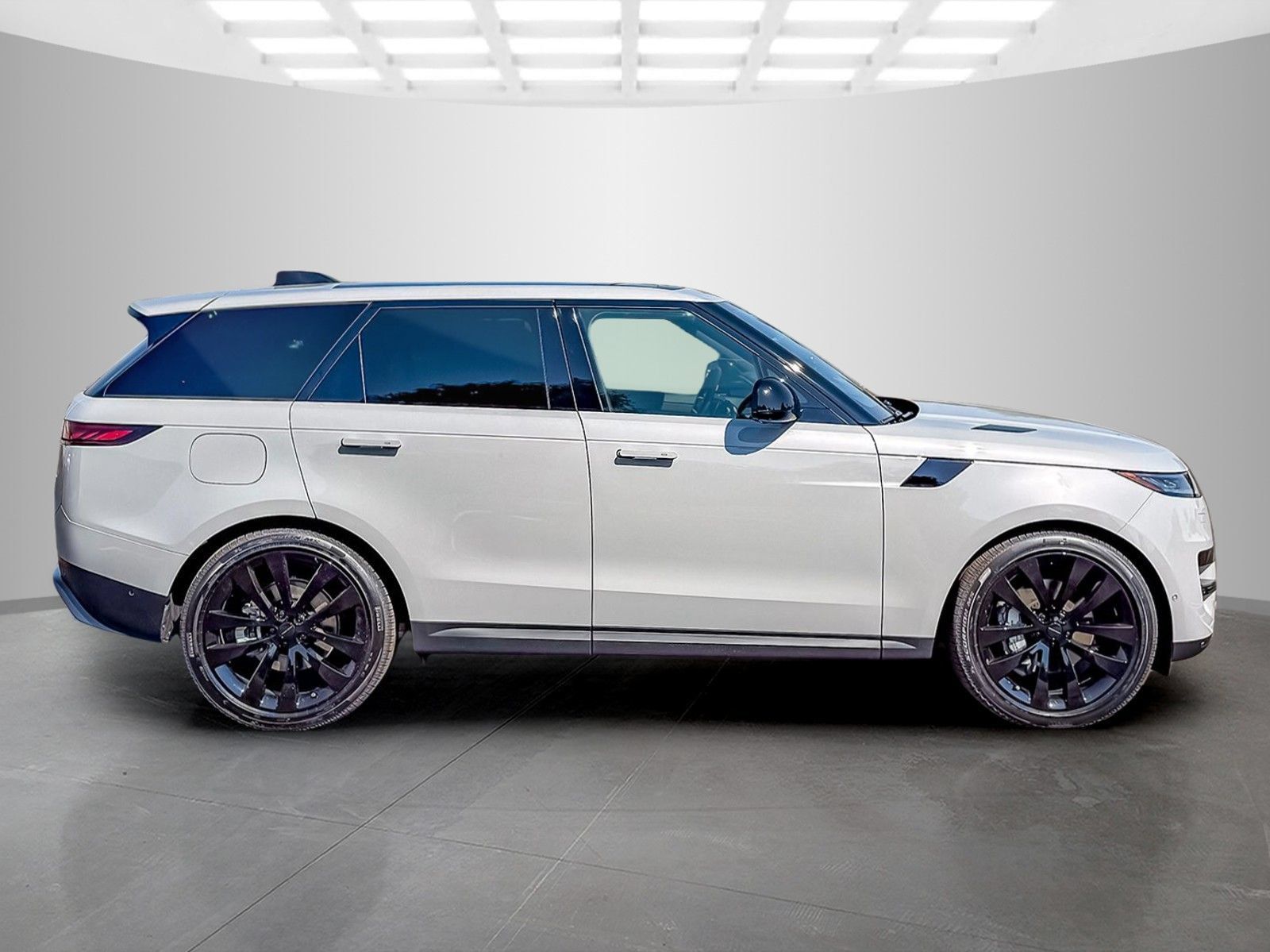 New 2026 Land Rover Range Rover Sport SE AWD/4WD image 6