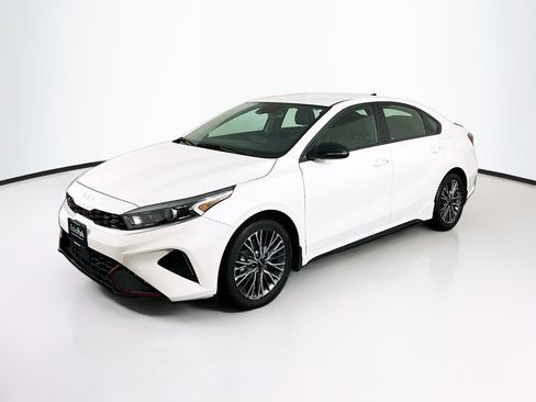 Used 2024 Kia Forte GT-Line image 3