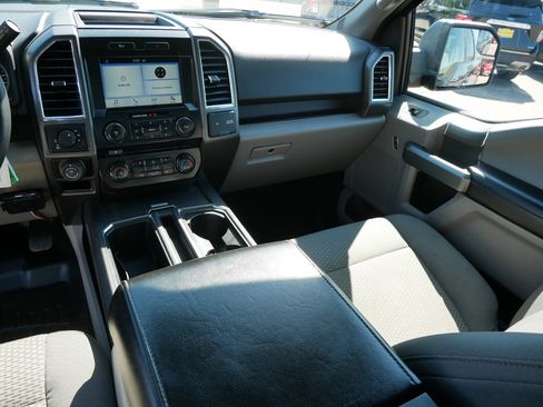 Used 2016 Ford F150 XLT w/ Equipment Group 302A Luxury AWD/4WD image 11
