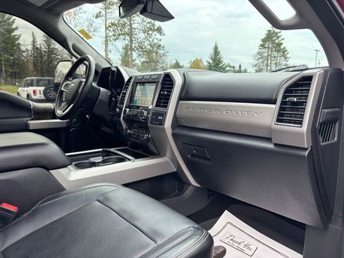 Used 2019 Ford F250 Lariat w/ Lariat Ultimate Package AWD/4WD image 20