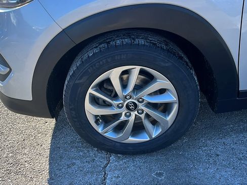 Used 2018 Hyundai Tucson SE image 5