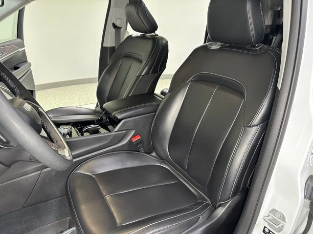 Used 2023 Jeep Grand Cherokee L Limited w/ Black Appearance Package AWD/4WD image 17