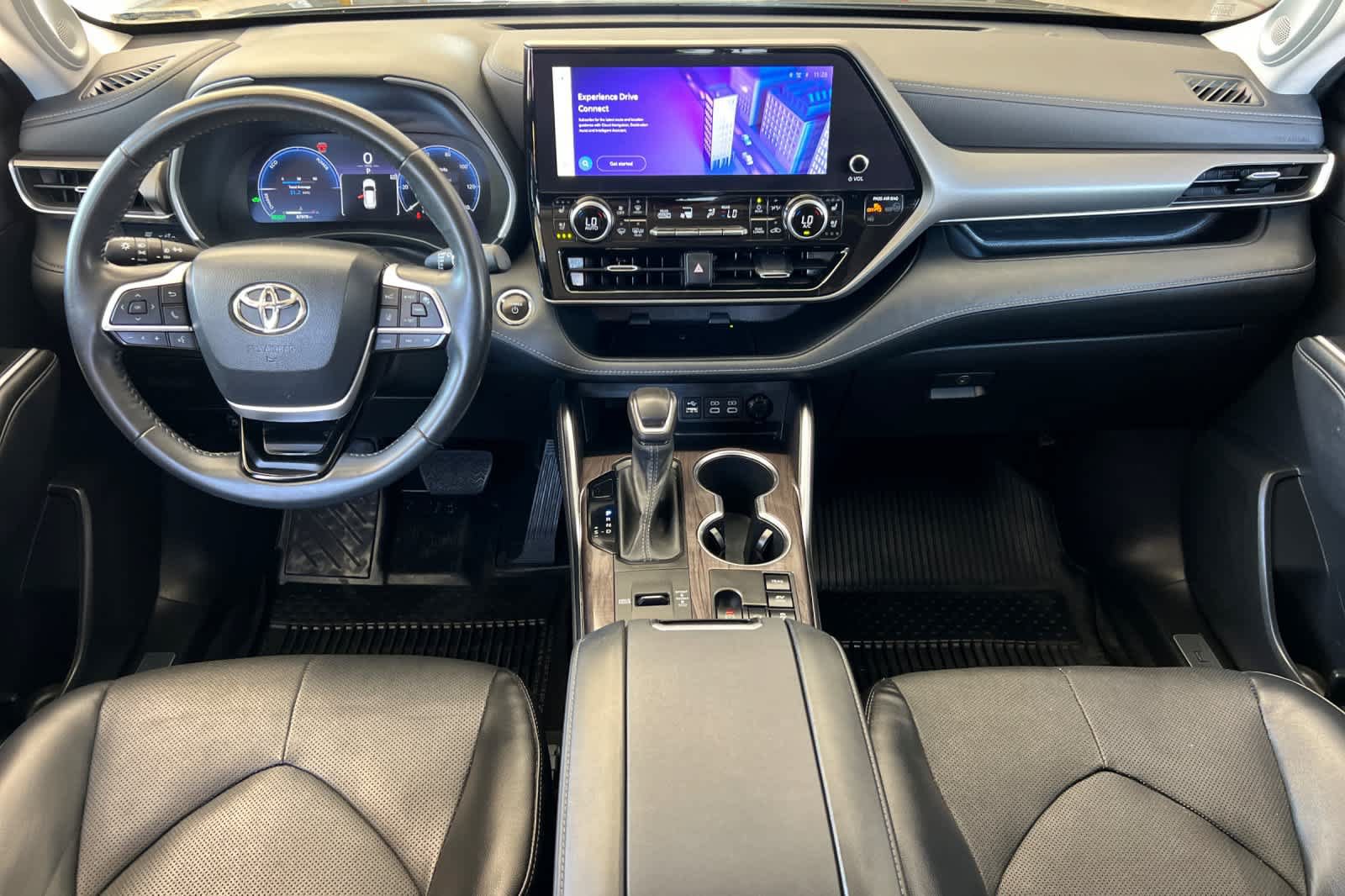 Used 2023 Toyota Highlander Limited AWD/4WD image 3
