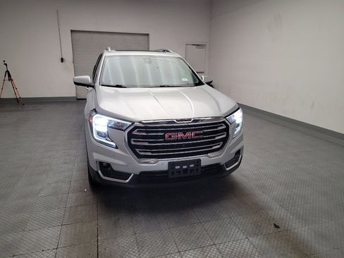 Used 2022 GMC Terrain SLT w/ Infotainment Package II FWD image 14