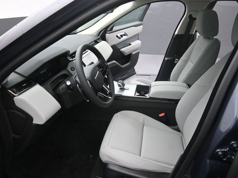Used 2025 Land Rover Range Rover Velar S image 18