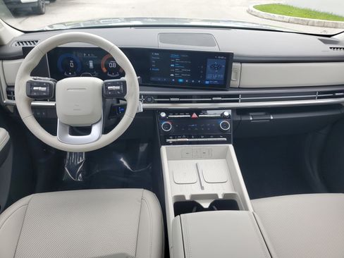 Used 2025 Hyundai Santa Fe SEL image 17